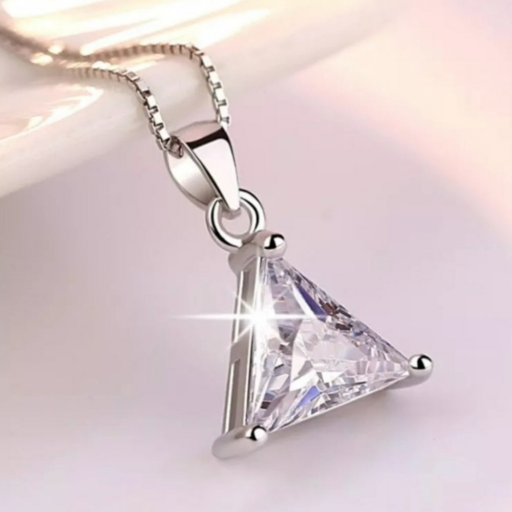 🌸925 Diamond Accent Necklace